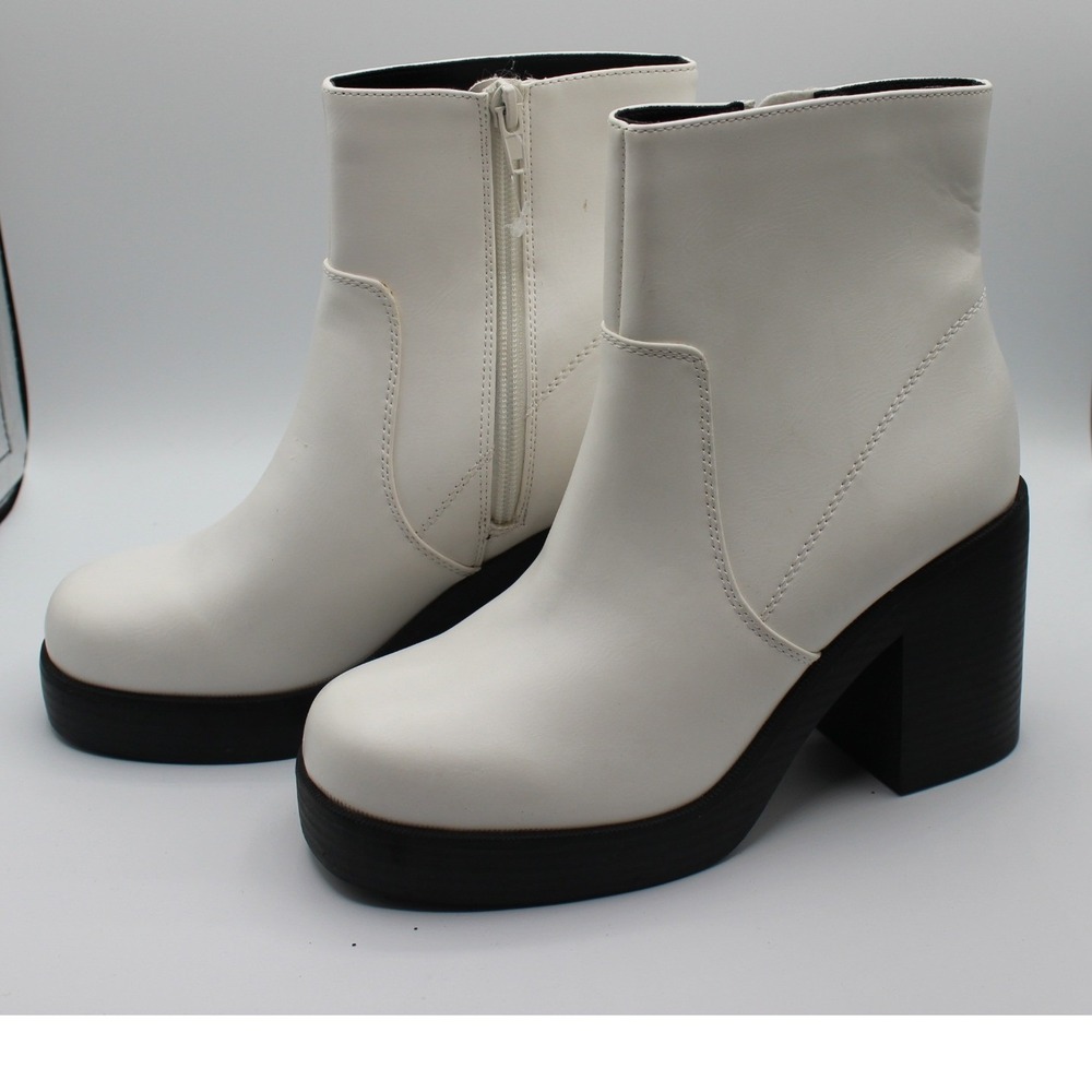 Soda Womens White Chunky Platform Ankle Boots Square Toe Block Heel Size 6.5